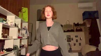 CorinnaRemian live cam on Cam4