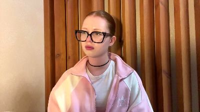 CorinnaRemian live cam on Cam4