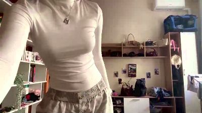 CorinnaRemian live cam on Cam4