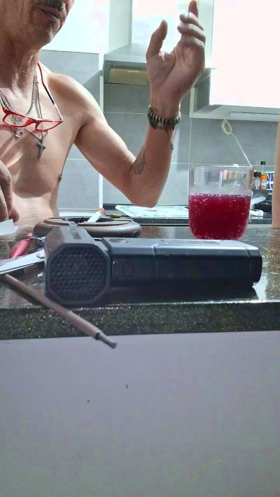 Corioso73 live cam on Cam4