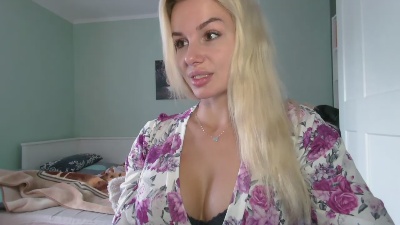 CorneliaBeauty live cam on Cam4