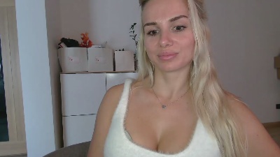 CorneliaBeauty live cam on Cam4