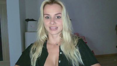 CorneliaBeauty live cam on Cam4