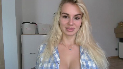 CorneliaBeauty live cam on Cam4