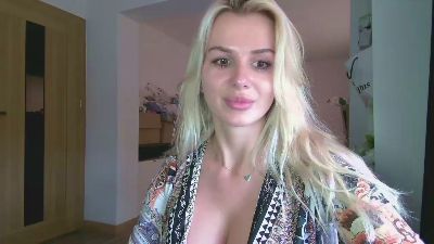 CorneliaBeauty live cam on Cam4