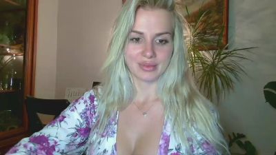 CorneliaBeauty live cam on Cam4