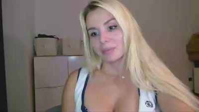 CorneliaBeauty live cam on Cam4