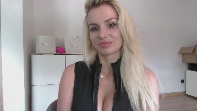 CorneliaBeauty live cam on Cam4