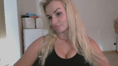 CorneliaBeauty live cam on Cam4