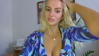 CorneliaBeauty live cam on Cam4