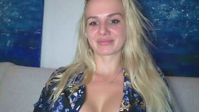 CorneliaBeauty live cam on Cam4