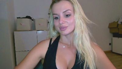 CorneliaBeauty live cam on Cam4