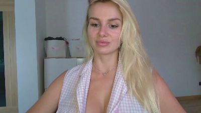 CorneliaBeauty live cam on Cam4