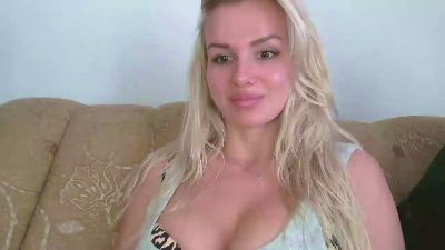 CorneliaBeauty live cam on Cam4