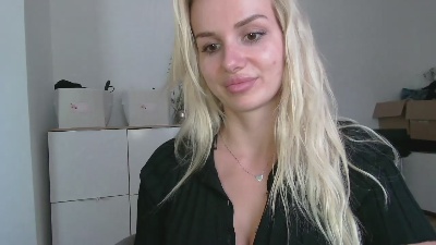 CorneliaBeauty live cam on Cam4