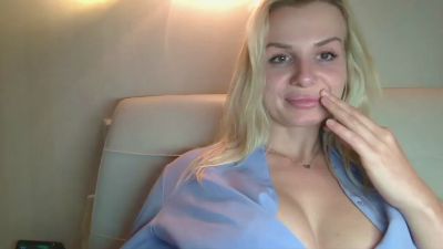 CorneliaBeauty live cam on Cam4