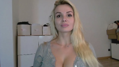 CorneliaBeauty live cam on Cam4