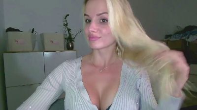 CorneliaBeauty live cam on Cam4