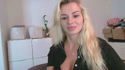 CorneliaBeauty live cam on Cam4