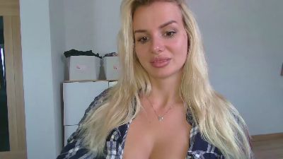 CorneliaBeauty live cam on Cam4