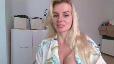 CorneliaBeauty live cam on Cam4