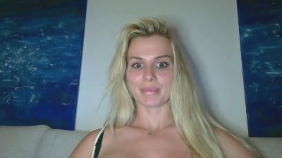 CorneliaBeauty live cam on Cam4