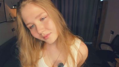 CortneyChampy live cam on Cam4
