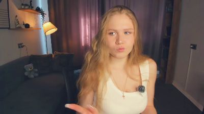 CortneyChampy live cam on Cam4