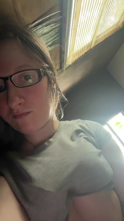 Cosmic_sunshine live cam on Cam4