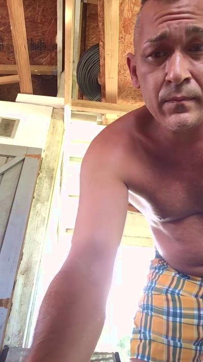 Countryjoe2002 live cam on Cam4