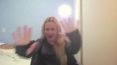 CrazyAnny1 live cam on Cam4