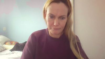 CrazyAnny1 live cam on Cam4