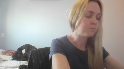CrazyAnny1 live cam on Cam4