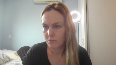 CrazyAnny1 live cam on Cam4