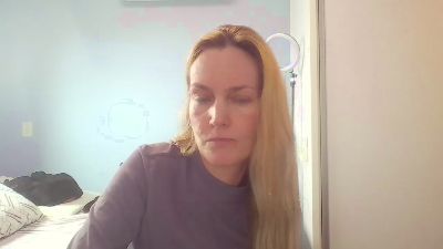 CrazyAnny1 live cam on Cam4