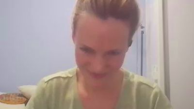 CrazyAnny1 live cam on Cam4