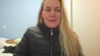 CrazyAnny1 live cam on Cam4