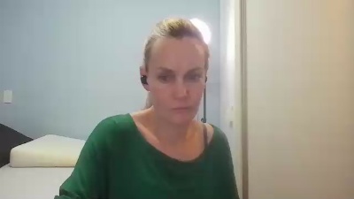 CrazyAnny1 live cam on Cam4