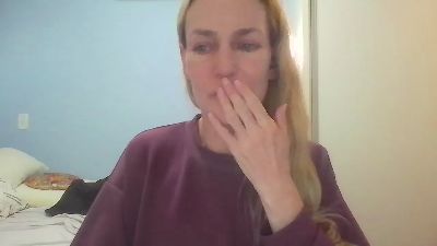 CrazyAnny1 live cam on Cam4