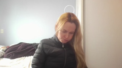 CrazyAnny1 live cam on Cam4