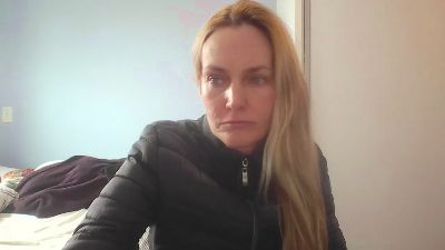 CrazyAnny1 live cam on Cam4