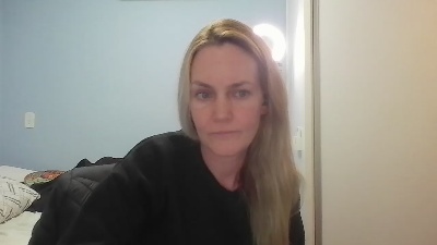 CrazyAnny1 live cam on Cam4
