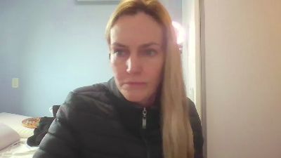 CrazyAnny1 live cam on Cam4