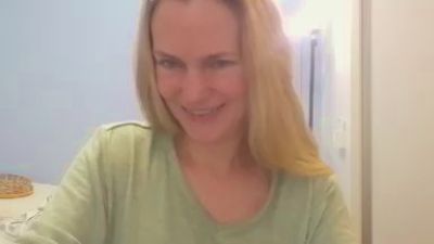 CrazyAnny1 live cam on Cam4