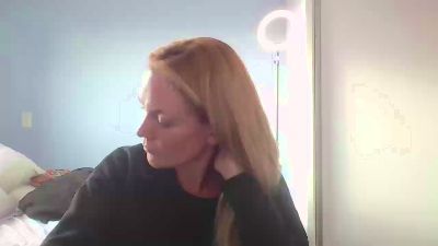 CrazyAnny1 live cam on Cam4