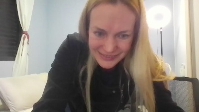 CrazyAnny1 live cam on Cam4