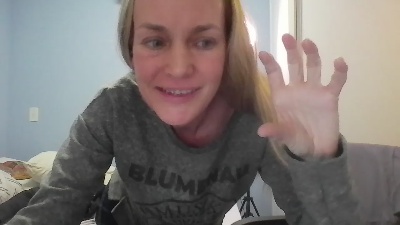CrazyAnny1 live cam on Cam4