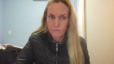 CrazyAnny1 live cam on Cam4