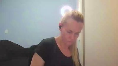 CrazyAnny1 live cam on Cam4