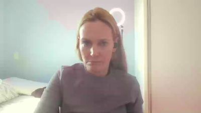 CrazyAnny1 live cam on Cam4
